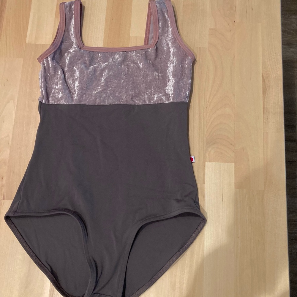 Marieke Velvet Top Yumiko S